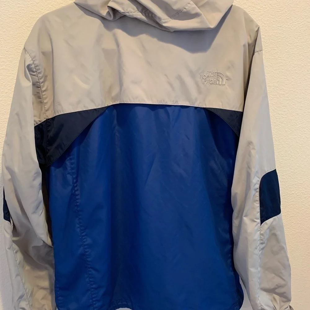The North Face Mens Tri-Color Full Zip NylonJacket​​​​​​​​​​​​​​​​​​​​​